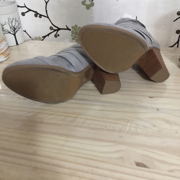 TC silver grey strappy booties - Picture 3 of 9